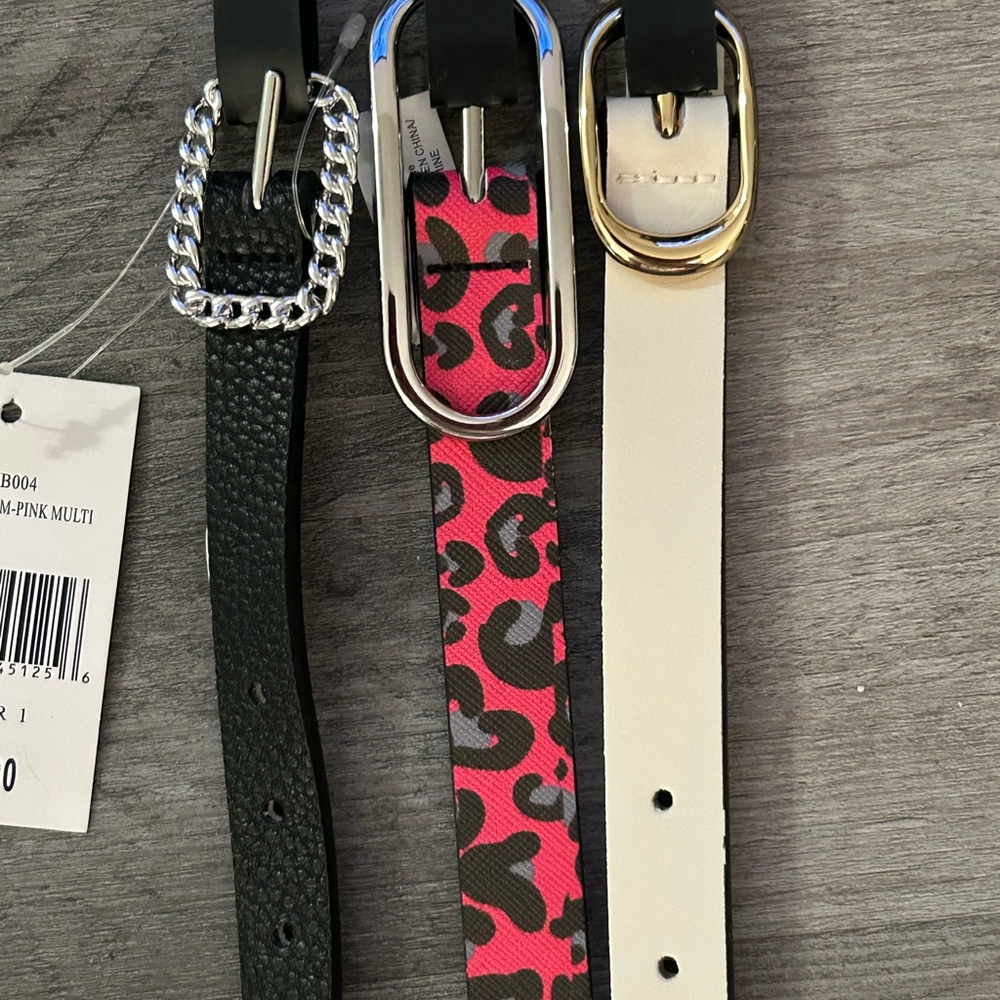 NWT Betsey Johnson Pink Leopard , black and cream thin faux leather belt. Size M